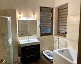 Kiadó családi ház Üröm 600 000 Ft