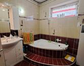 Oroszlányon, Borbálatelepen eladó 206m² tágas, napfényes családi ház!