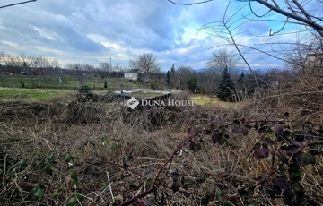 Eladó telek/földterület