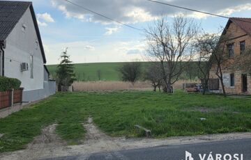 Eladó telek/földterület