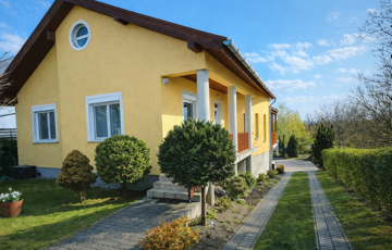 Eladó családi ház