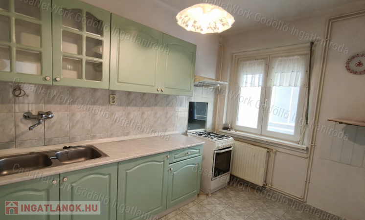 Élhető családi ház csendes kerttel