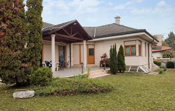 Eladó családi ház