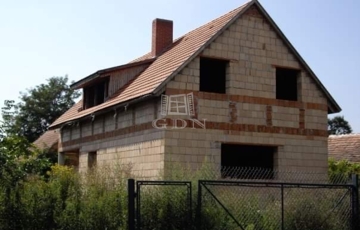 Eladó családi ház