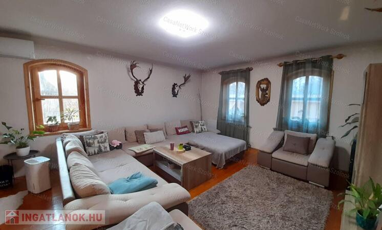 Vezsenyen Tisza -parti ház eladó!