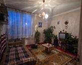 Oroszlány szívében eladó erkélyes, 2 szobás 3. emeleti lakás!