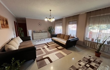 Eladó családi ház