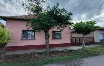 Eladó családi ház