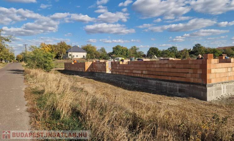 Új építésű társasházi lakások Újszászon!                                 