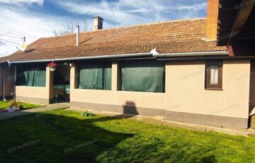 Eladó családi ház