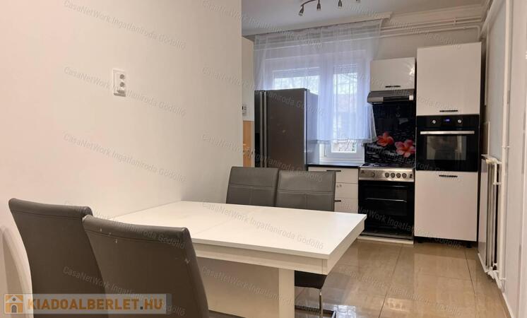 Belvárosi lakás, felszíni parkolóval                                 