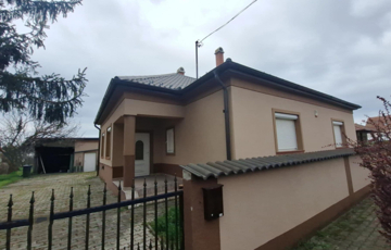 Eladó családi ház