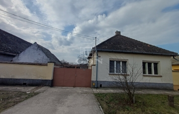 Eladó családi ház