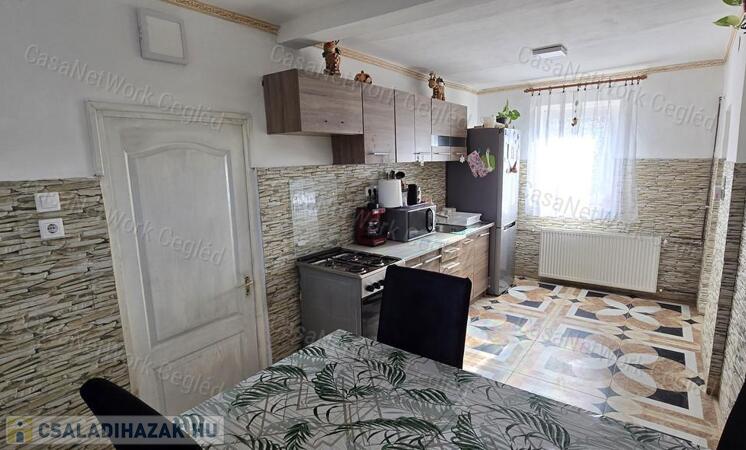 Eladó családi ház Törtelen – csendes, rendezett környezetben!                                 