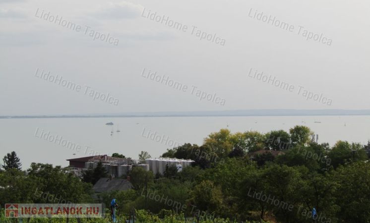 Balatonra panorámás telek eladó Badacsonyörsön