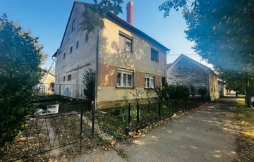 Eladó családi ház