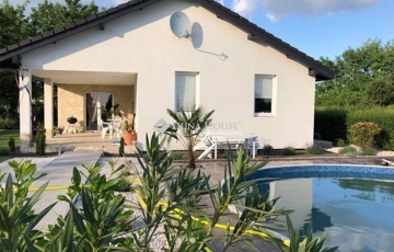 Eladó családi ház