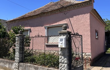Eladó családi ház