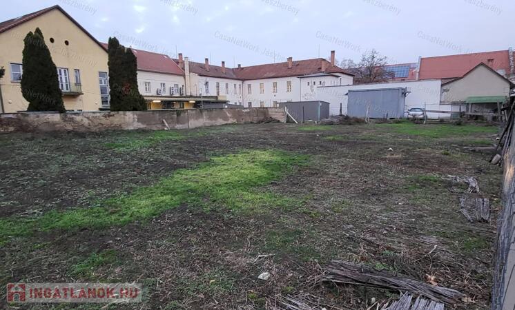 Eladó építési telek Jászberény központjában