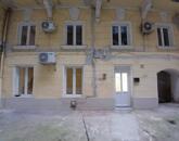 Eladó Budapesi Lipotvárosi 64 m2 tégla lakás.