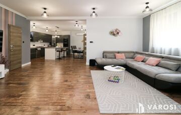 Eladó családi ház