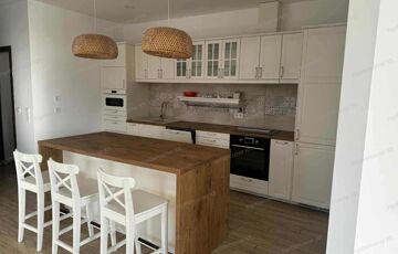 Kiadó családi ház