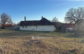 Eladó telek/földterület