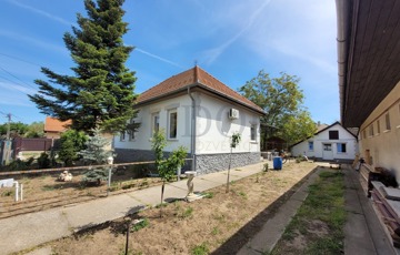 Eladó családi ház