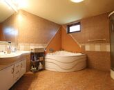 Eladó családi ház Enese 145 000 000 Ft