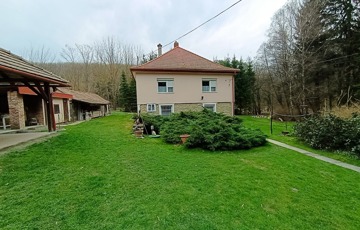 Eladó családi ház