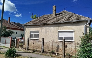 Eladó családi ház