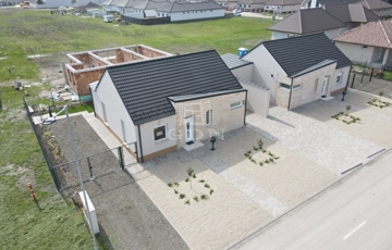 Eladó családi ház