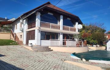 Eladó családi ház