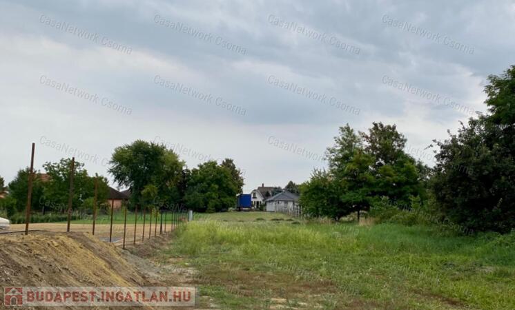 Eladó építési telek Győrújfalun                                 