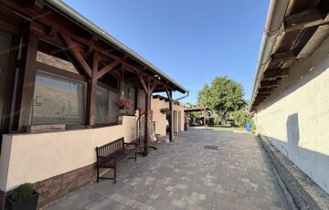 Eladó családi ház