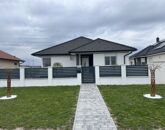 Kiadó családi ház Nyúl 380 000 Ft