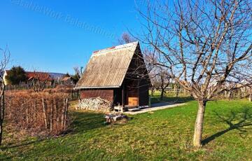 Eladó telek/földterület