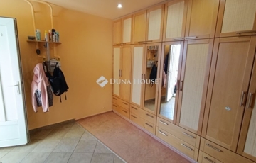 Eladó lakás