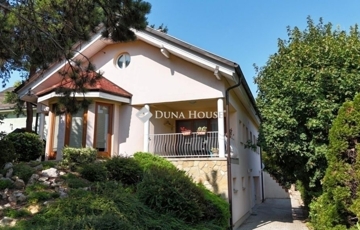 Eladó családi ház