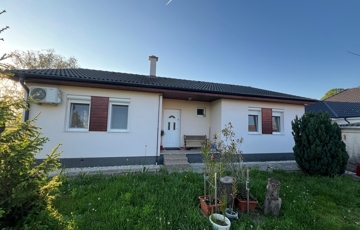 Eladó családi ház