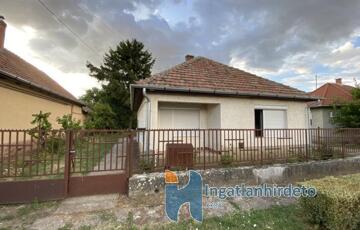 Eladó családi ház