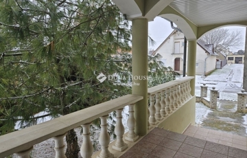 Eladó családi ház