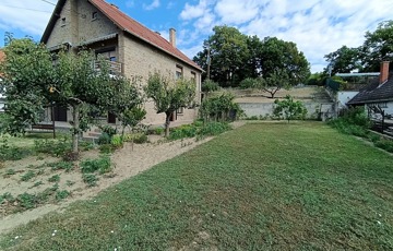 Eladó családi ház