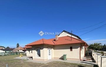 Eladó családi ház