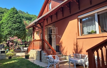 Eladó családi ház