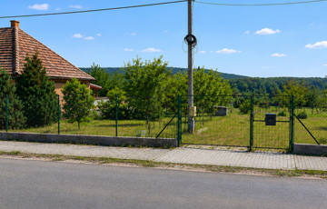 Eladó telek/földterület