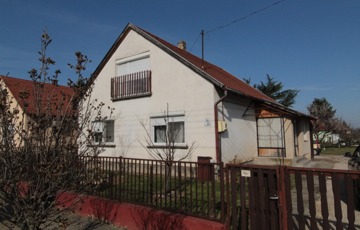 Eladó családi ház