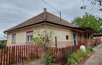 Eladó családi ház