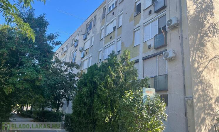 Tallin városrészen 2. emeleti 1+1 szobás lakás eladó tárolóval.                                 