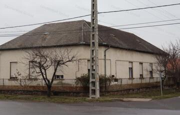 Eladó családi ház